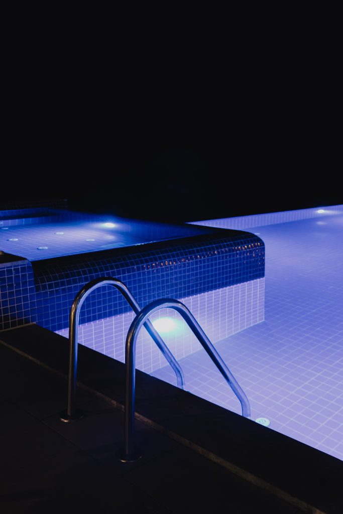 What Options Are Available For Pool Lighting?