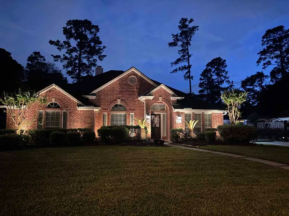 How Many Landscape Lights Does a Houston Home Need?