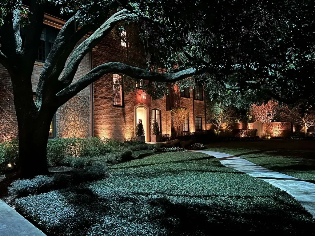 Moonlighting in Houston for a Softer, More Natural Outdoor Lighting Design