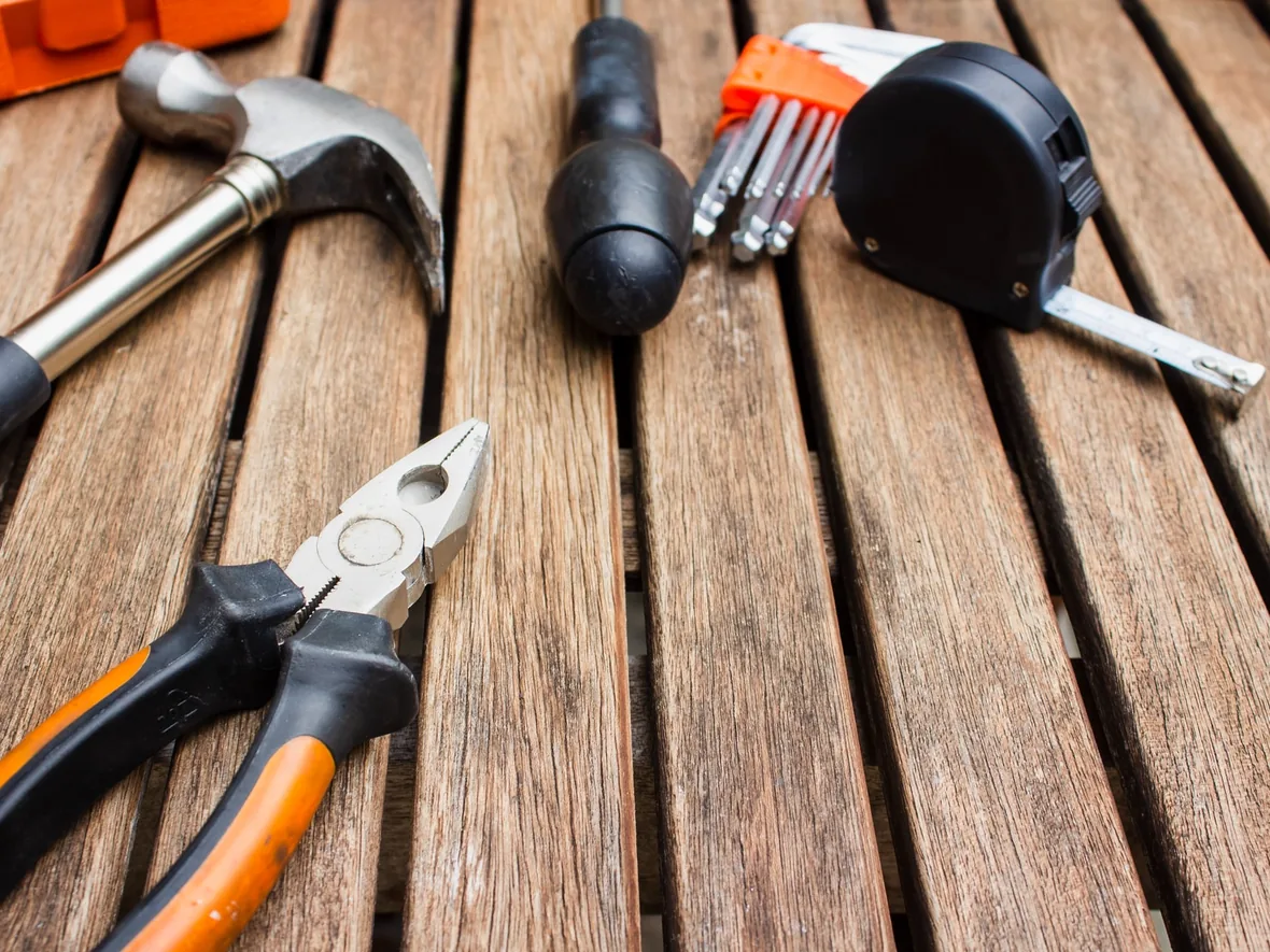 hl-maint-tools-1180.webp Tools laid out for a landscape lighting service visit